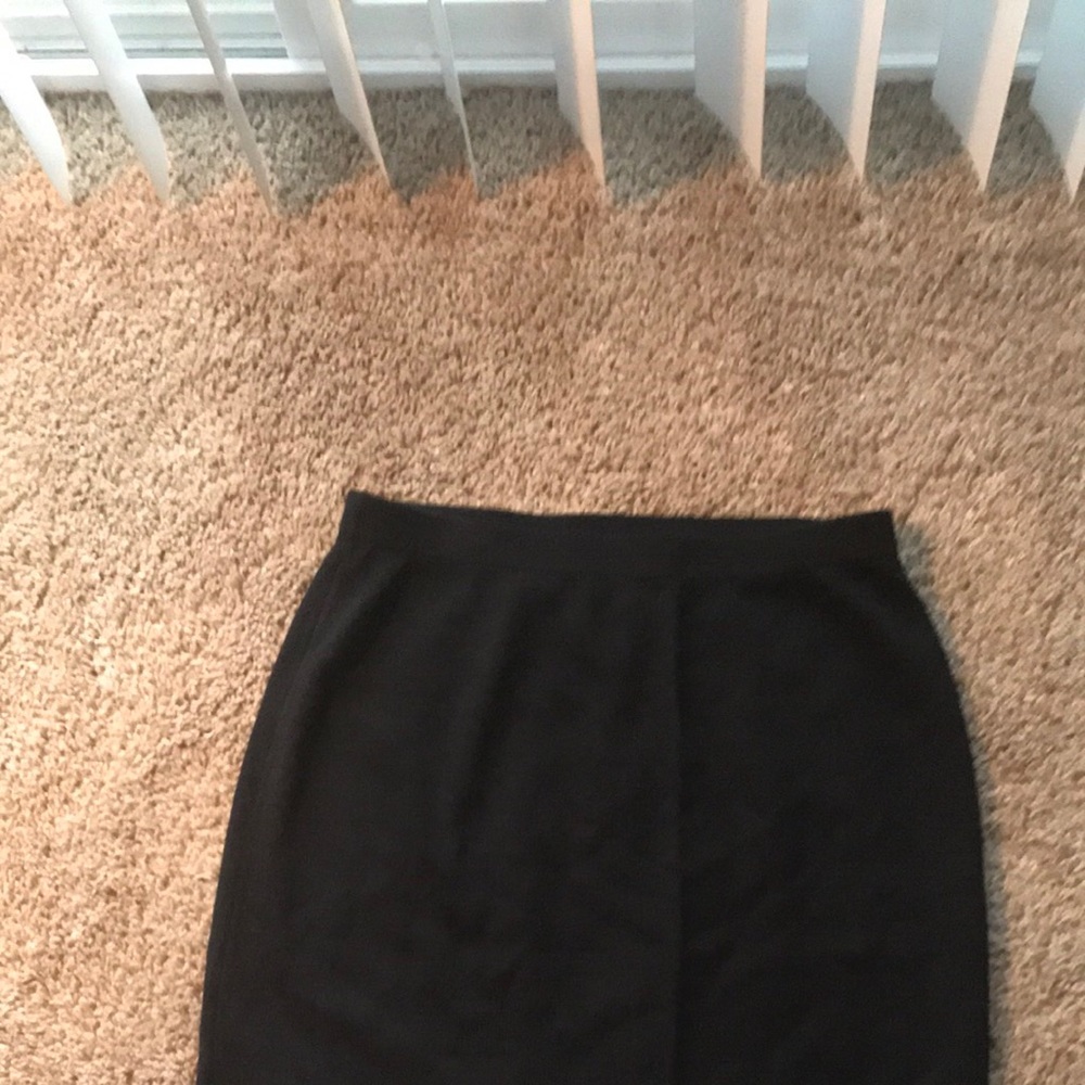 Saint John Black Skirt
